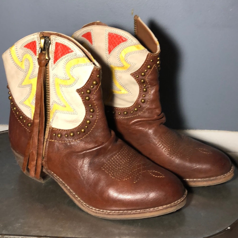 PreOwned. Sam Edelman Shane Booties sz7